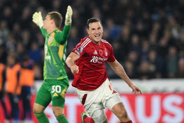 映出球队在 映出球队在